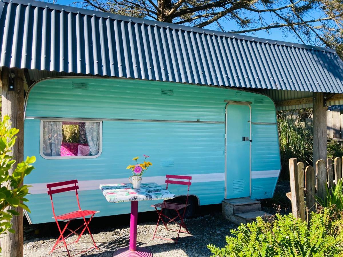 Retro Caravans At Valentia Island Escape Hotel Chapeltown Luaran gambar