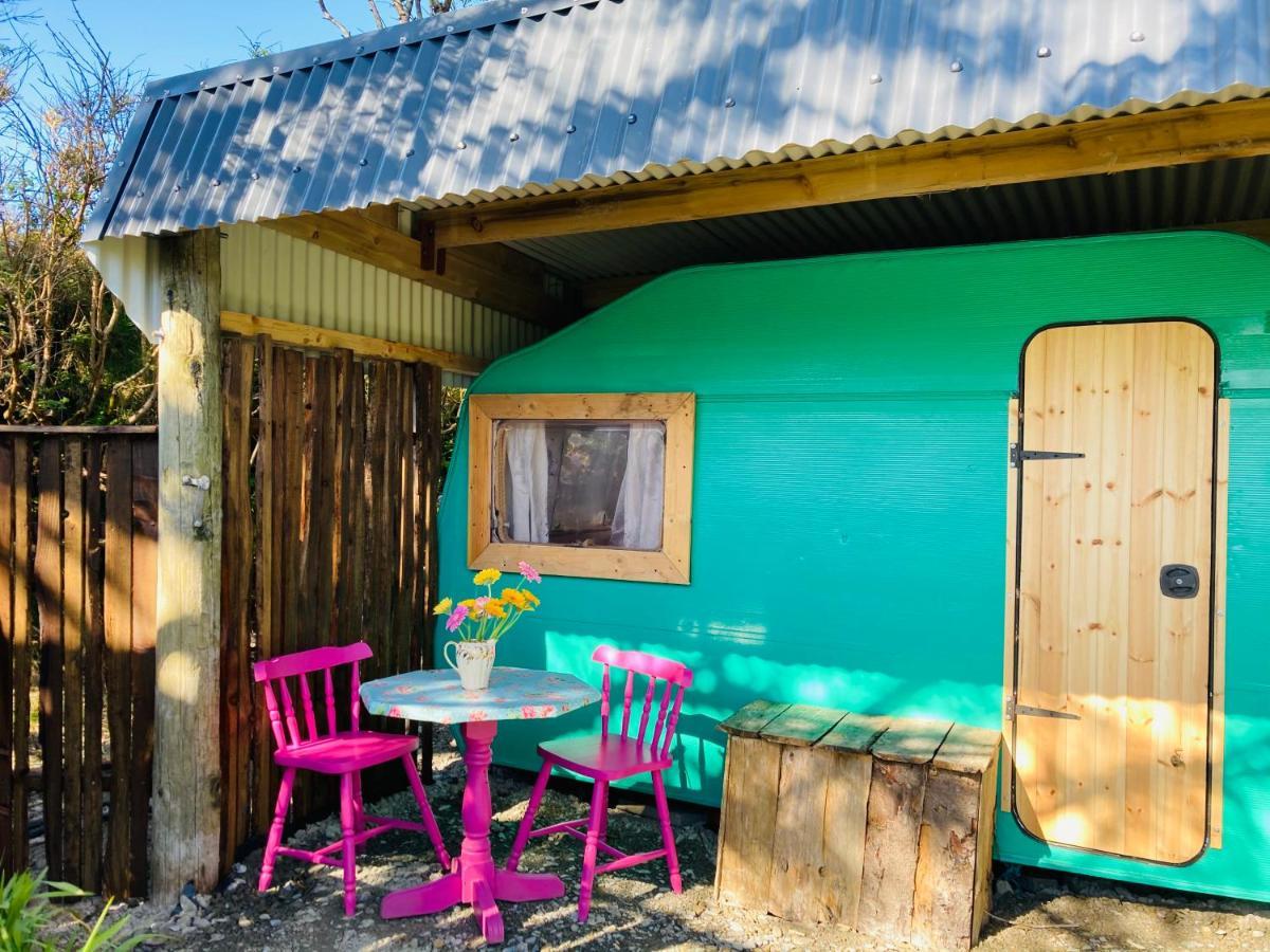 Retro Caravans At Valentia Island Escape Hotel Chapeltown Luaran gambar