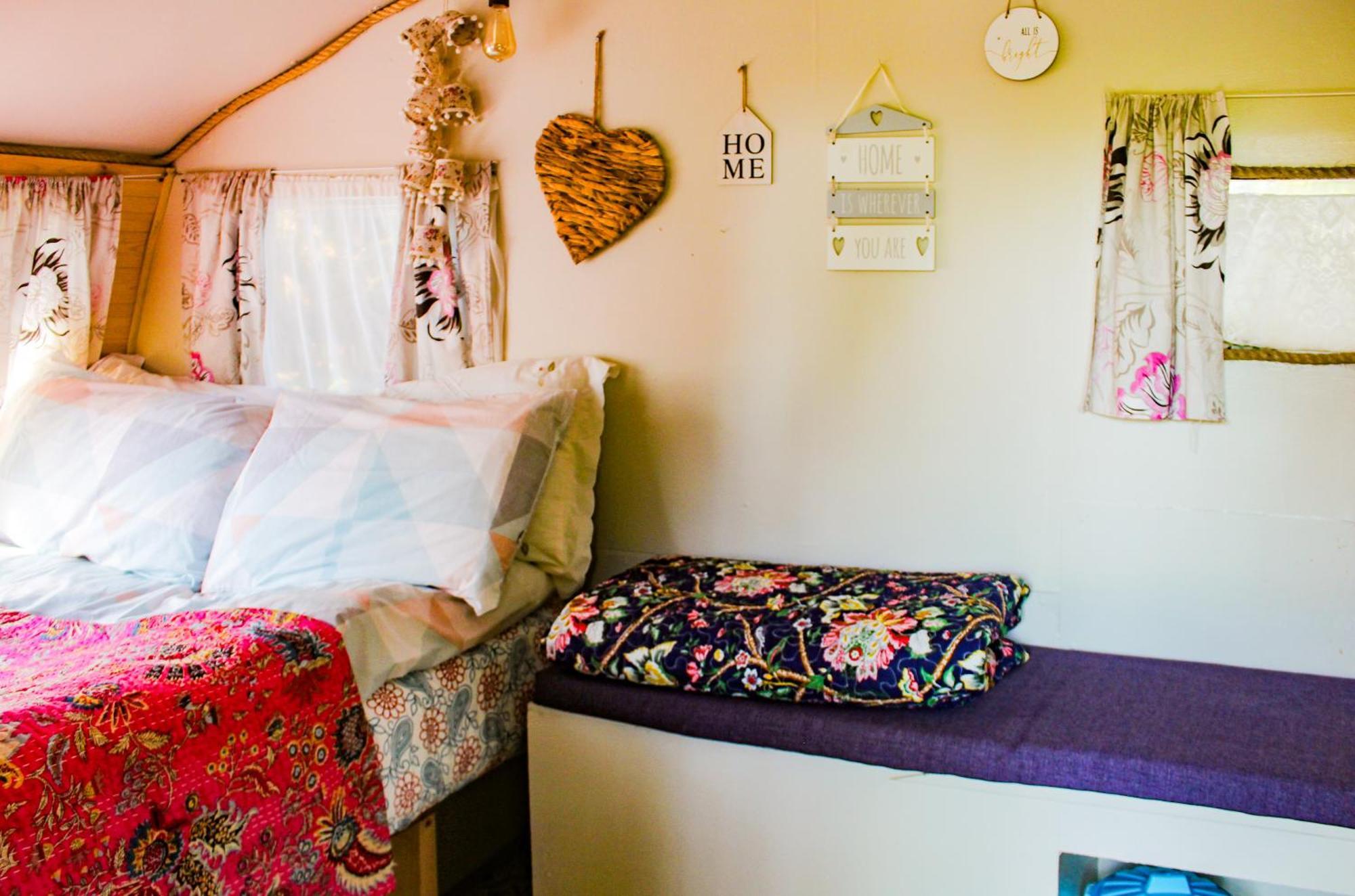 Retro Caravans At Valentia Island Escape Hotel Chapeltown Luaran gambar