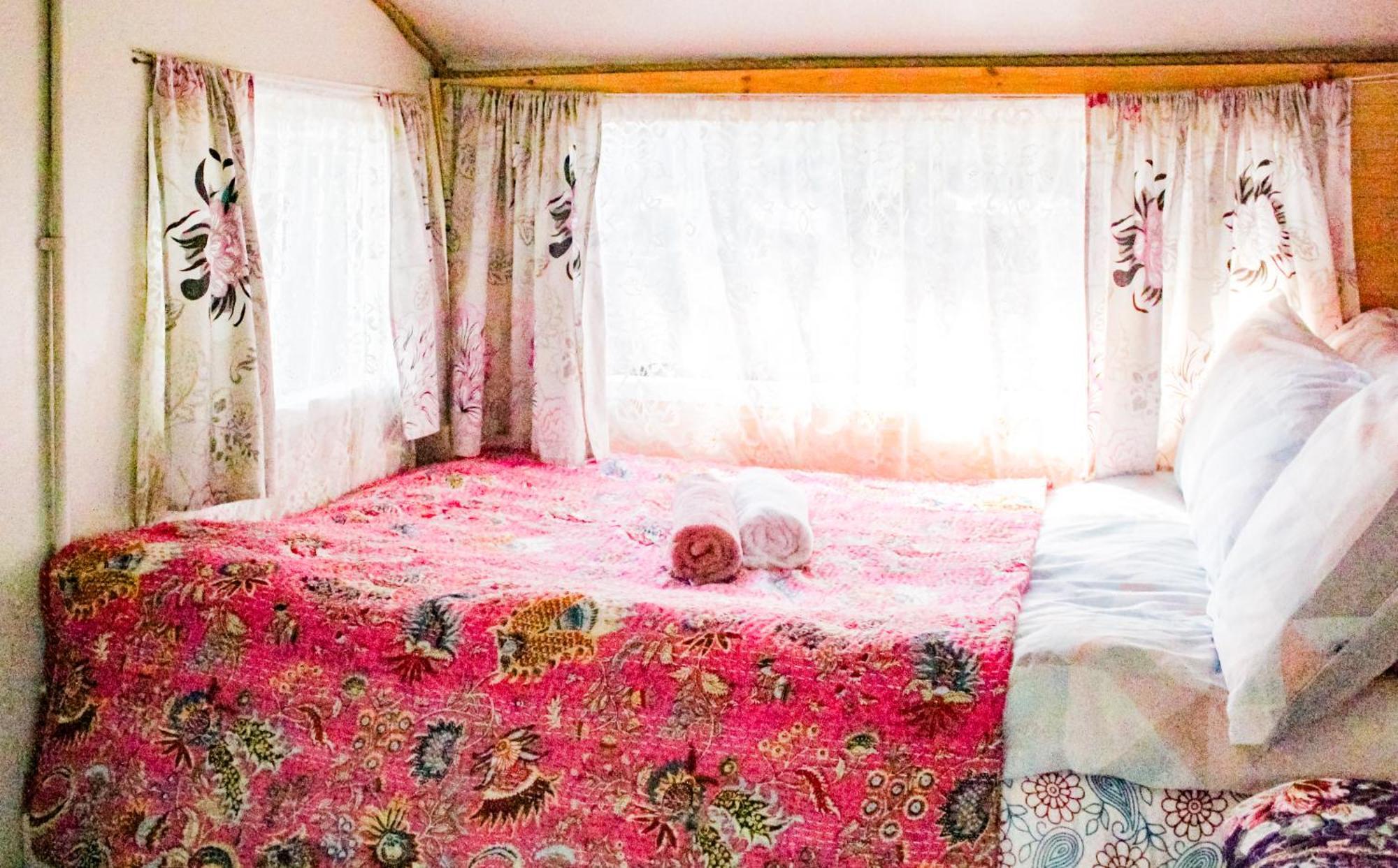 Retro Caravans At Valentia Island Escape Hotel Chapeltown Luaran gambar
